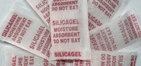 Gói hút ẩm có tác dụng gì trong việc chống ẩm mốc